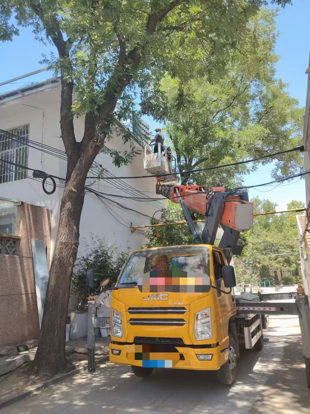 隆回县高空作业车能吊装重物吗？最大承载多少公斤？