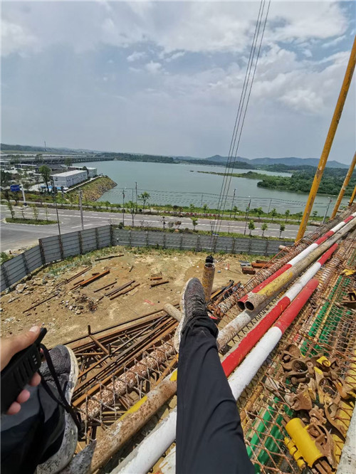 隆回县作业中发生设备损坏或人员意外，责任怎么划分？